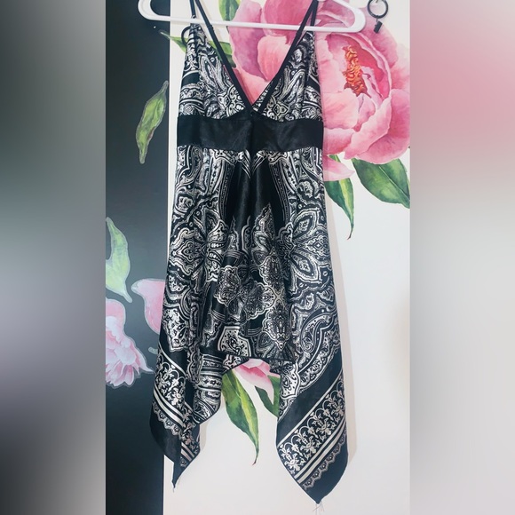 PLASTIC BRAND🩶Silky, Satin Flowy Camisole - Picture 5 of 10